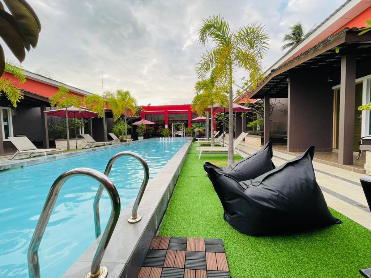 Villa Abadi Resort Pantai Cenang  Zewnętrze zdjęcie