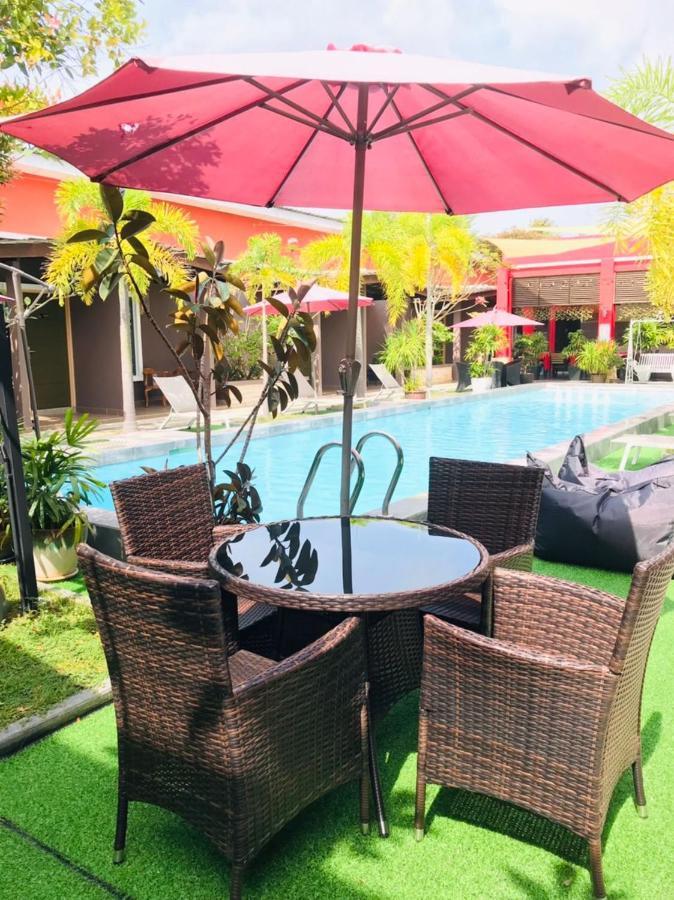 Villa Abadi Resort Pantai Cenang  Zewnętrze zdjęcie