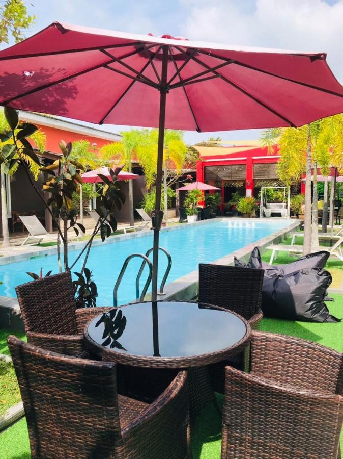 Villa Abadi Resort Pantai Cenang  Zewnętrze zdjęcie
